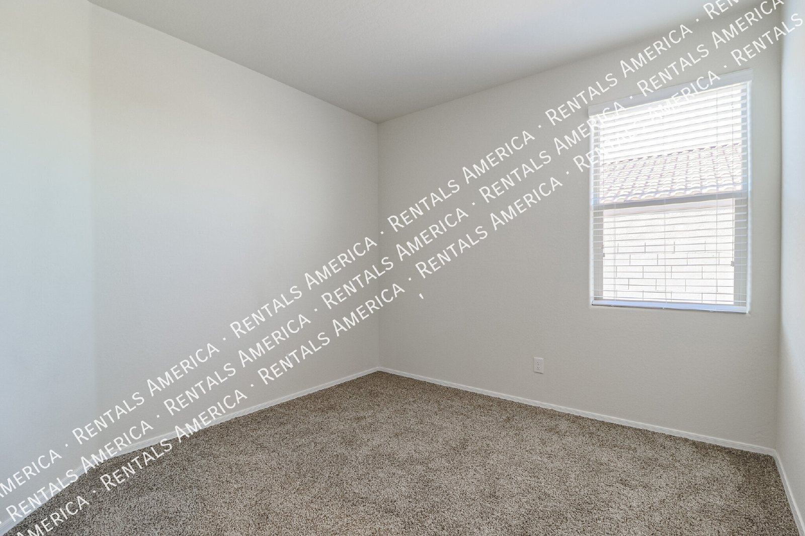 Fabulous 5 Bedroom Magma Ranch Home W/3-Car Garage!!!! property image