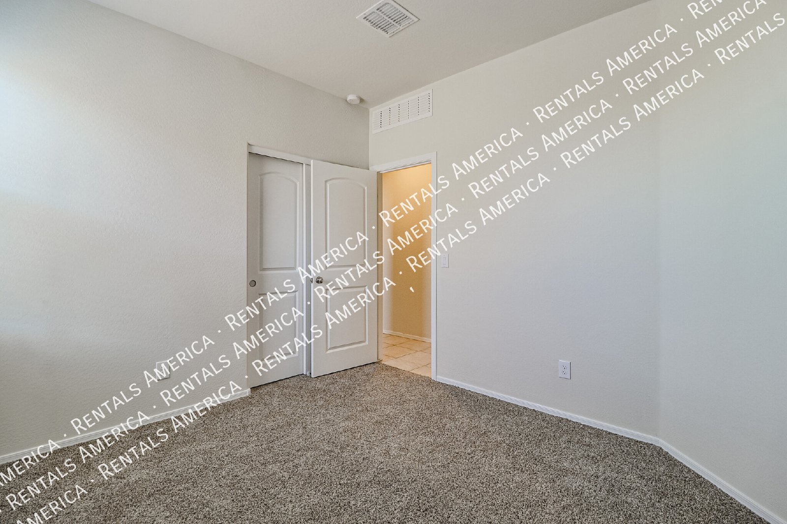 Fabulous 5 Bedroom Magma Ranch Home W/3-Car Garage!!!! property image