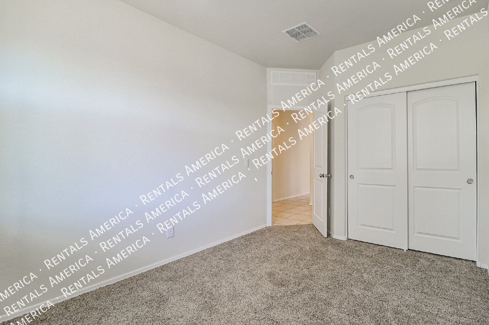 Fabulous 5 Bedroom Magma Ranch Home W/3-Car Garage!!!! property image