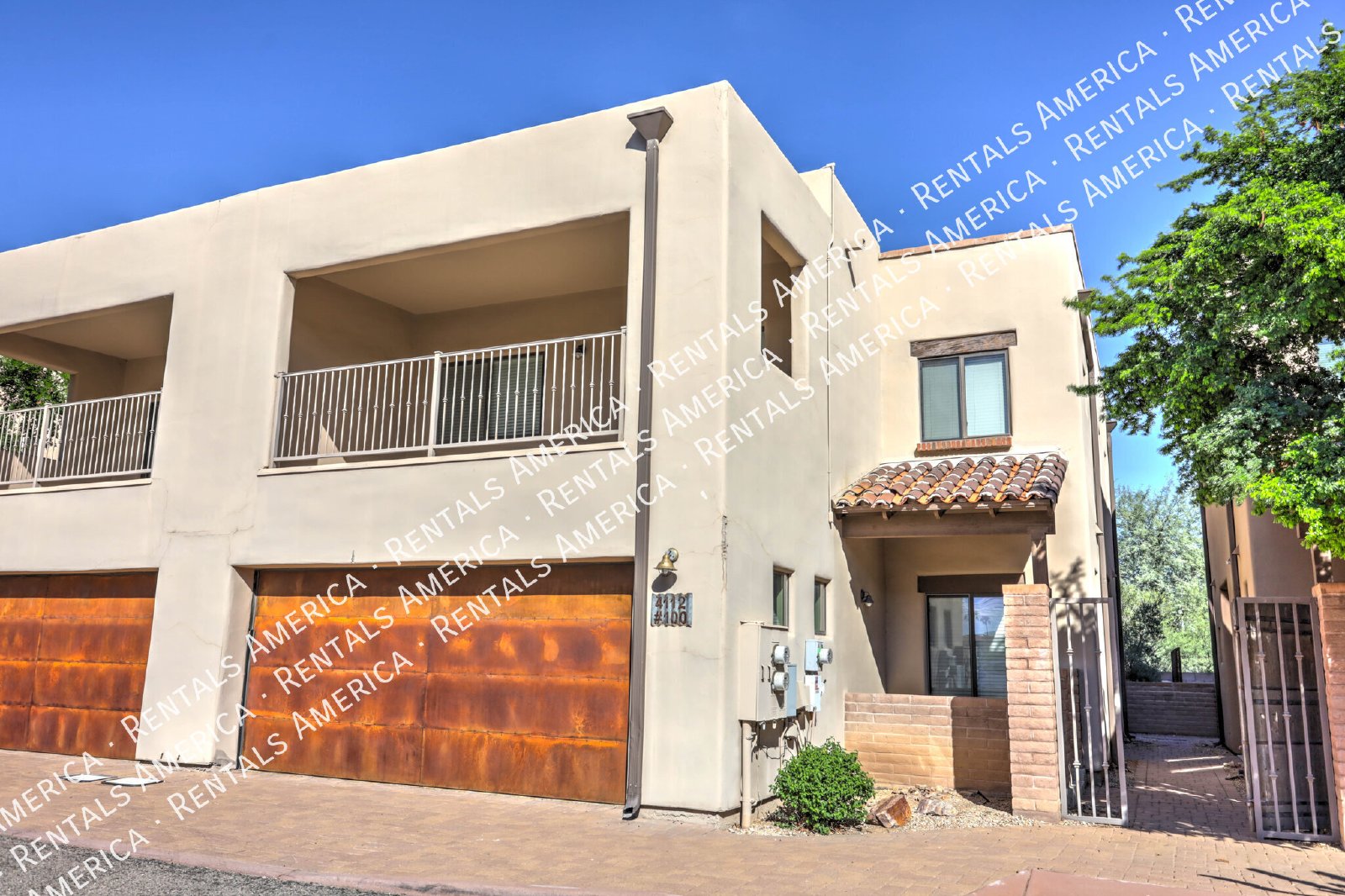 Upscale 3bed/3bath Town Home with Community Pool! property image