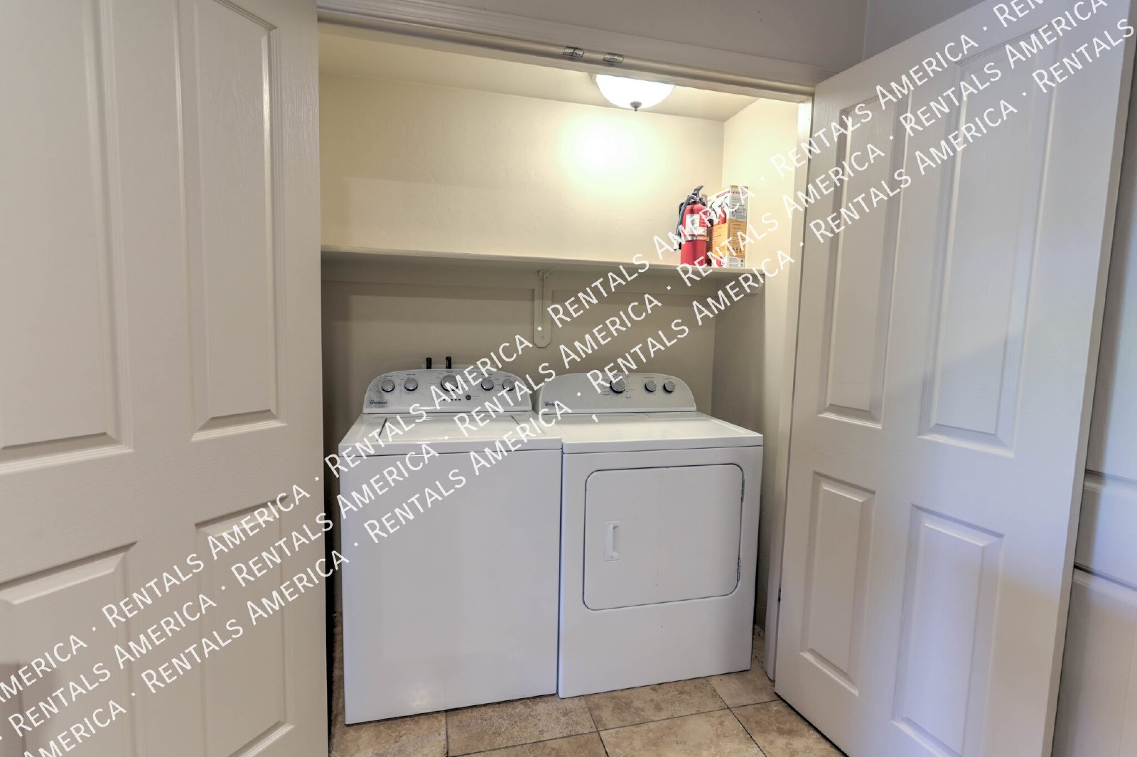 Upscale 3bed/3bath Town Home with Community Pool! property image