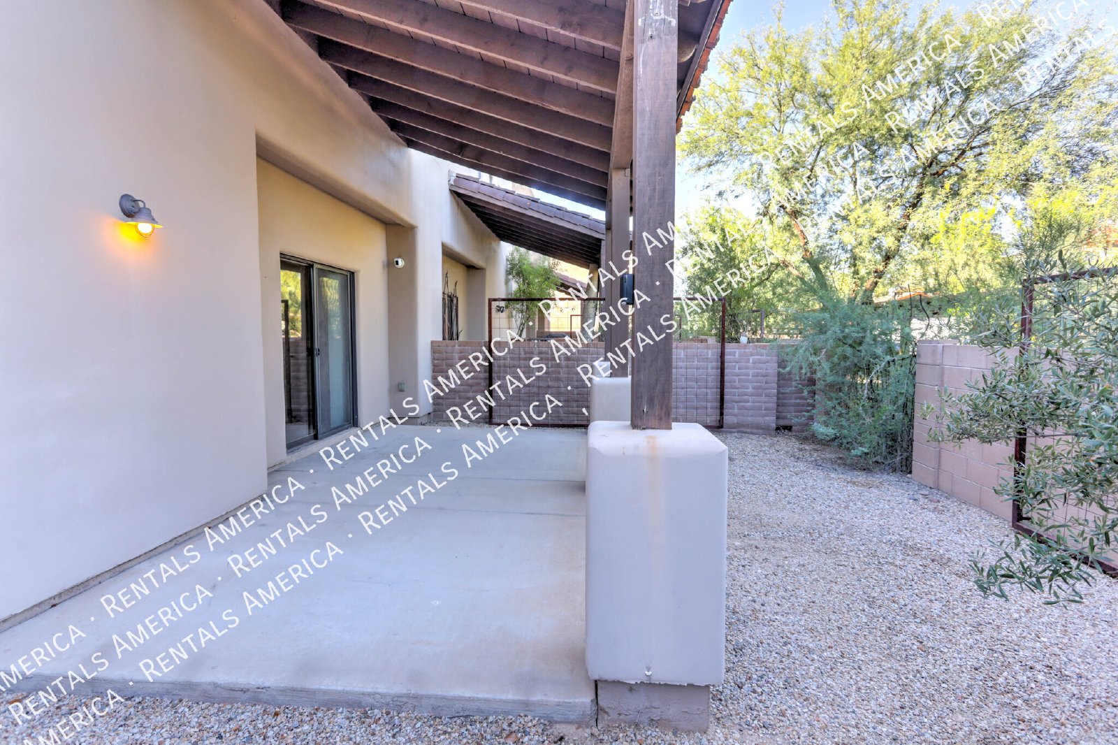 Upscale 3bed/3bath Town Home with Community Pool! property image