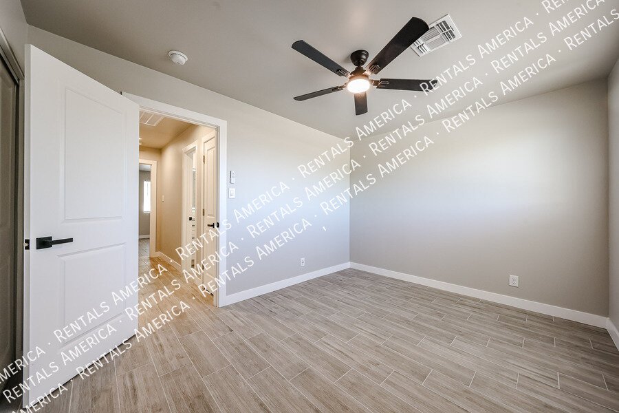 Receive one month of rent FREE, spread over the 12-month lease term! property image