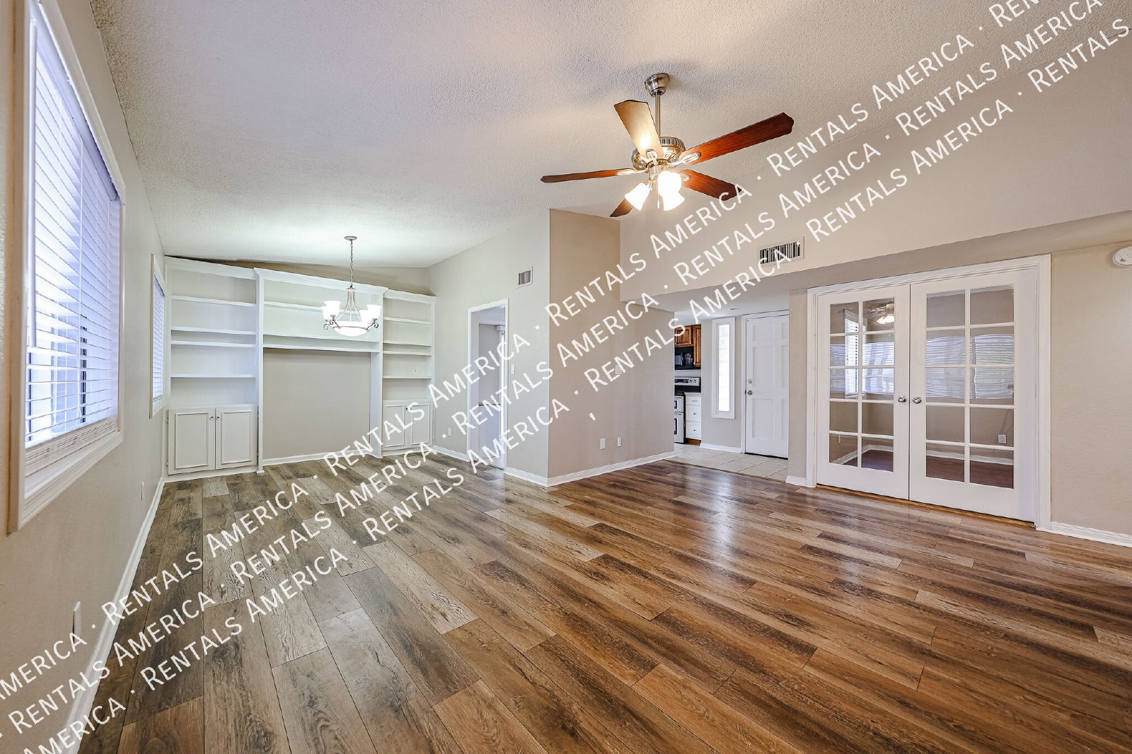 $500 RENT CREDIT Lease Signed by October 8! property image
