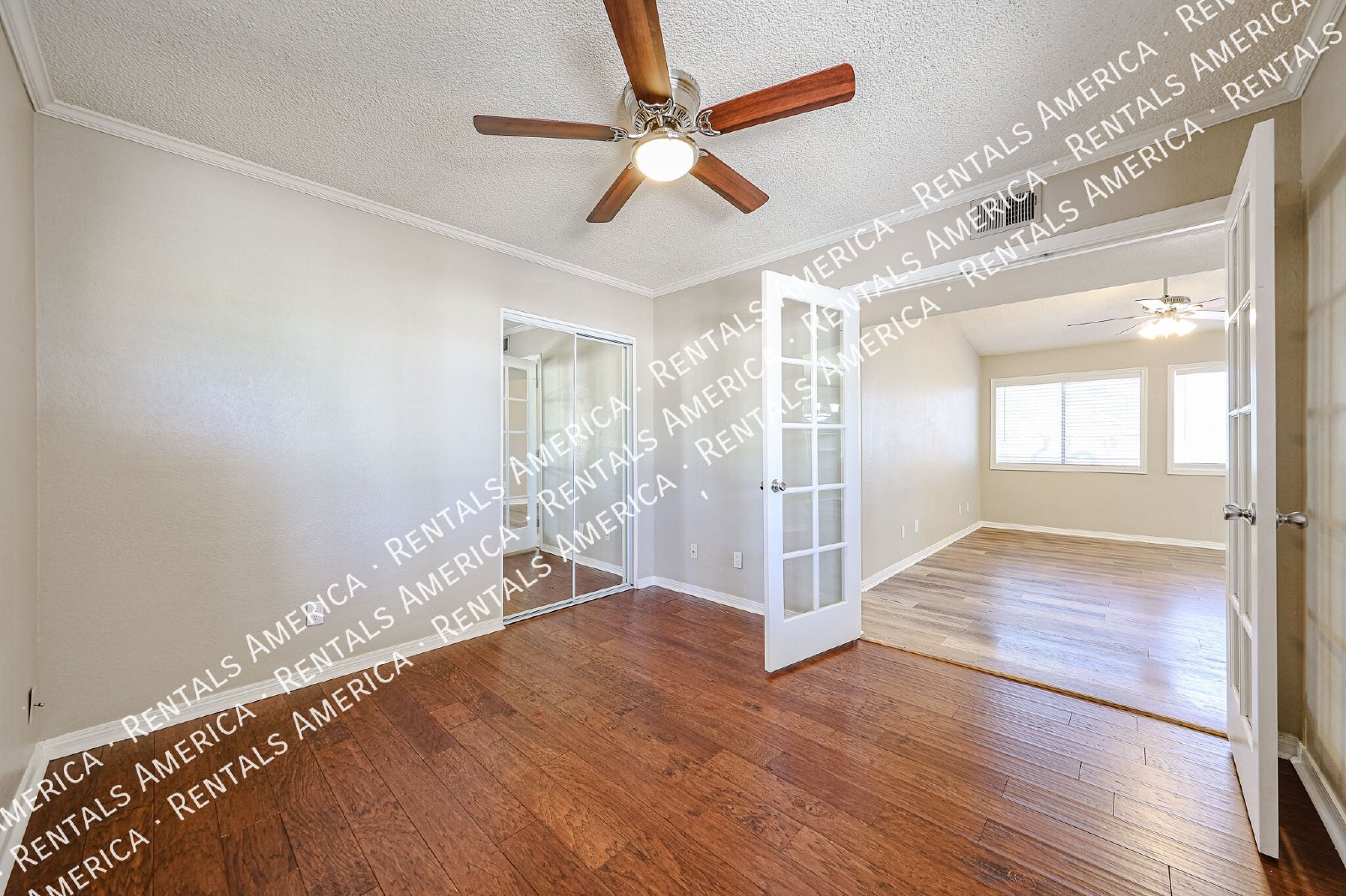 $500 RENT CREDIT Lease Signed by October 8! property image