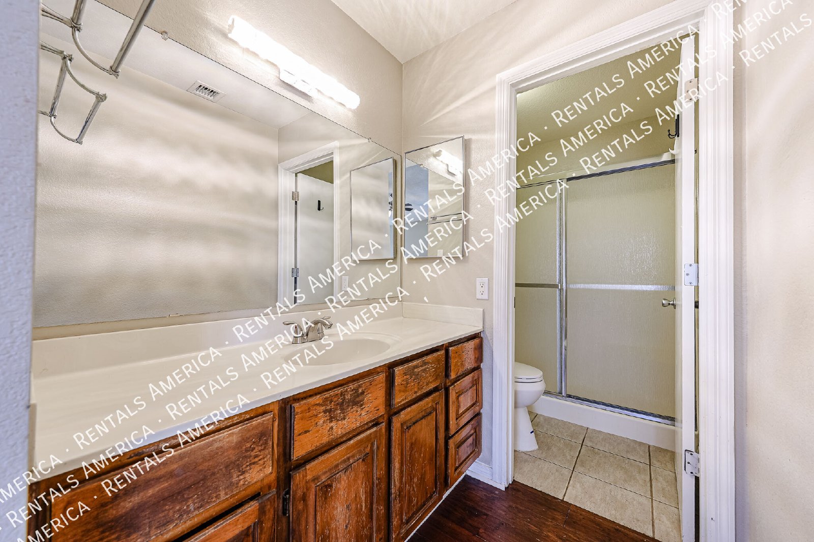 $500 RENT CREDIT Lease Signed by October 8! property image