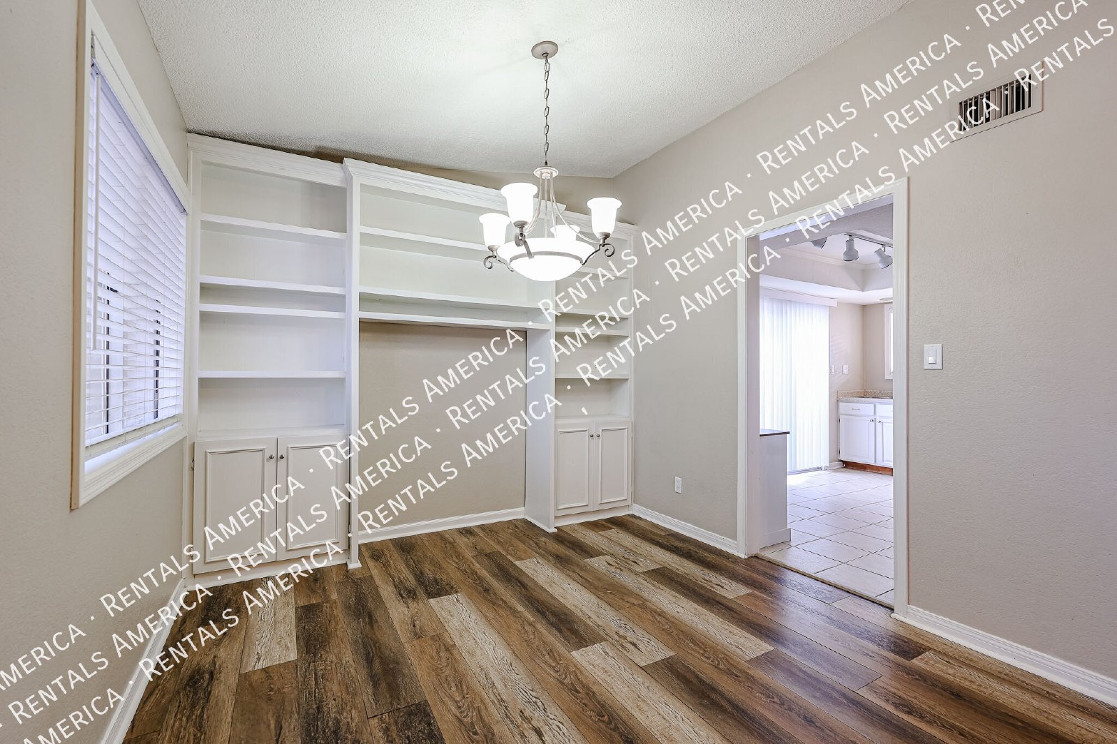 $500 RENT CREDIT Lease Signed by October 8! property image