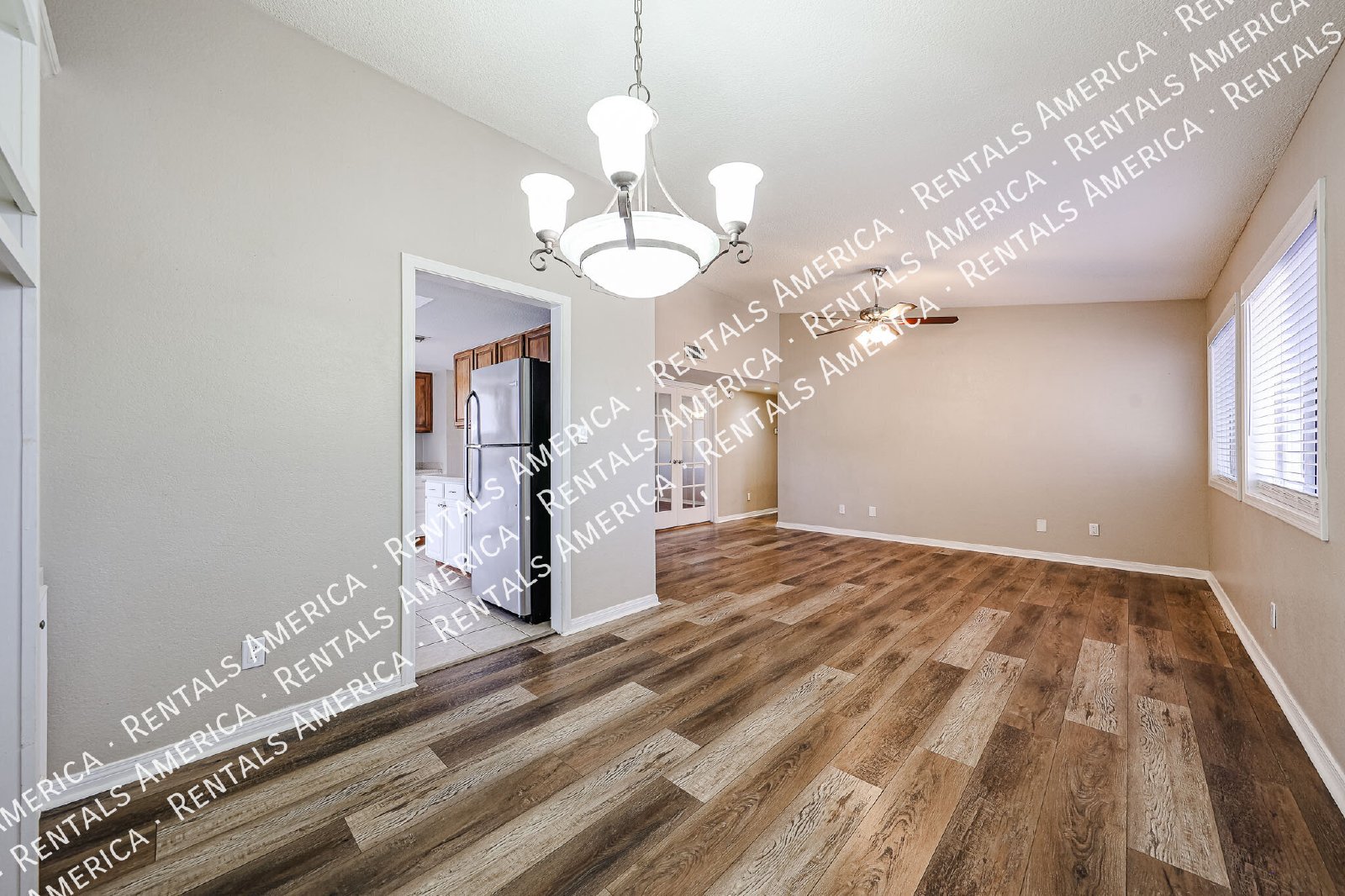 $500 RENT CREDIT Lease Signed by October 8! property image