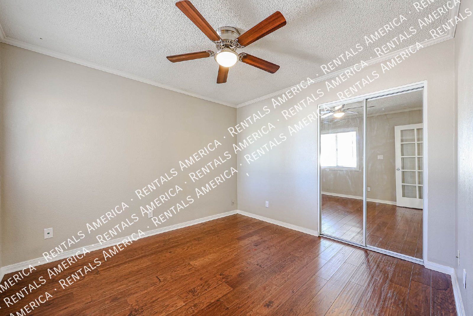 $500 RENT CREDIT Lease Signed by October 8! property image