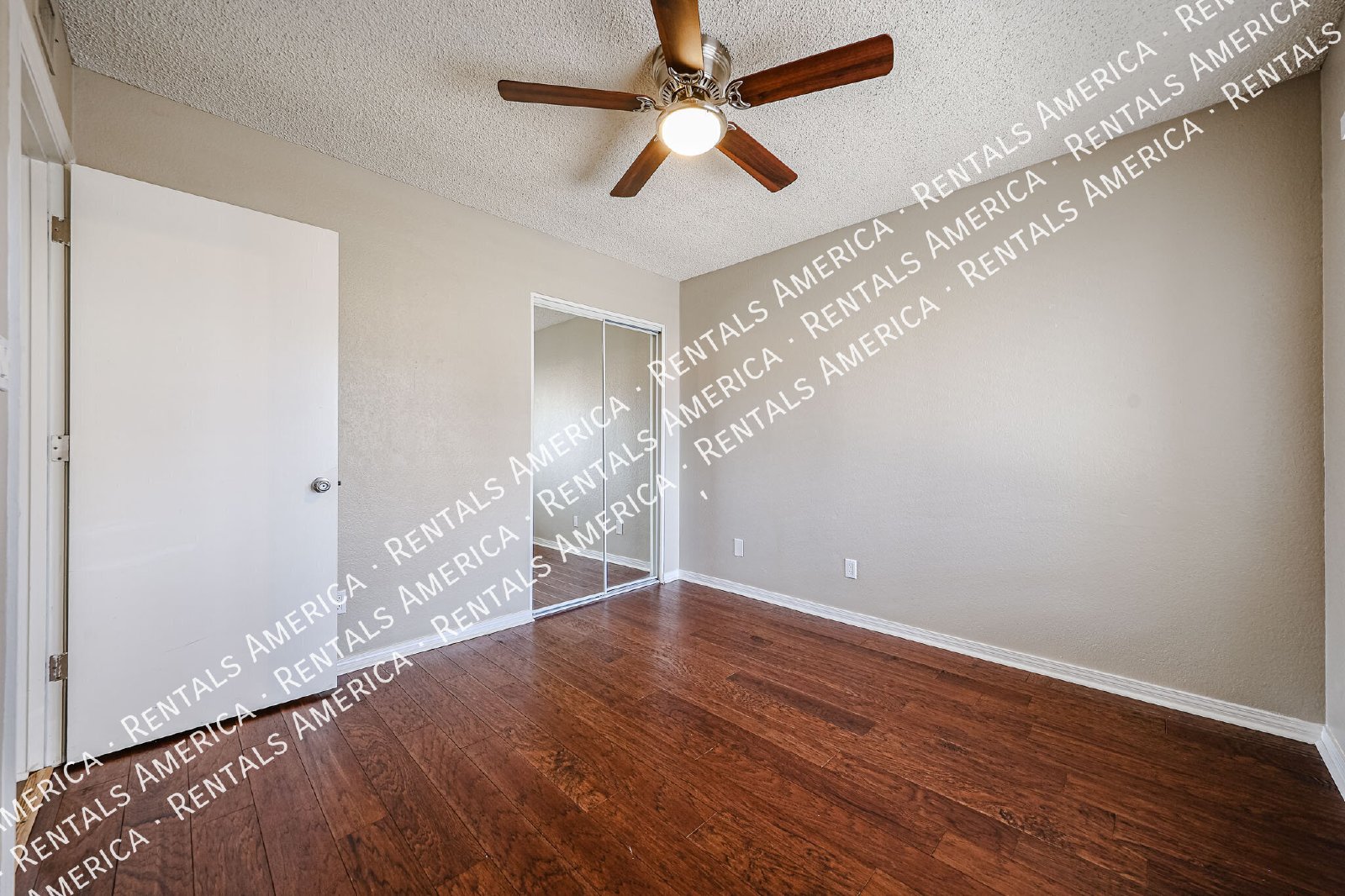 $500 RENT CREDIT Lease Signed by October 8! property image