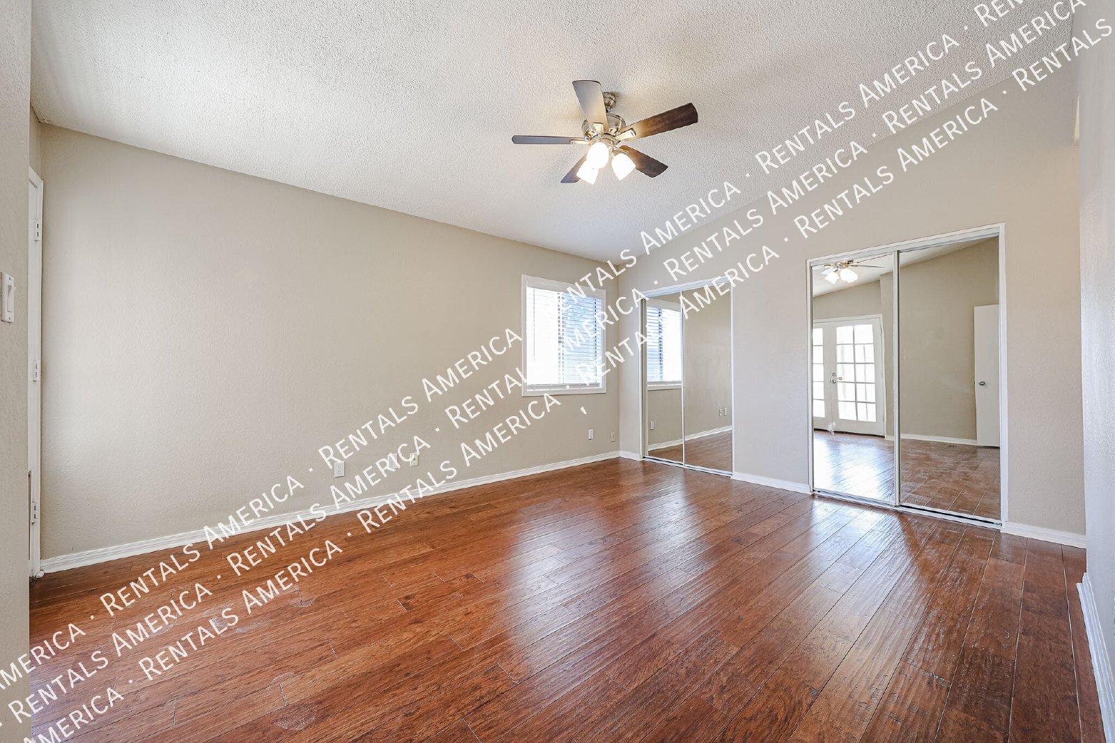 $500 RENT CREDIT Lease Signed by October 8! property image