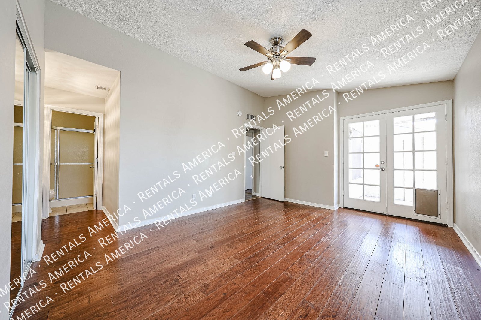 $500 RENT CREDIT Lease Signed by October 8! property image