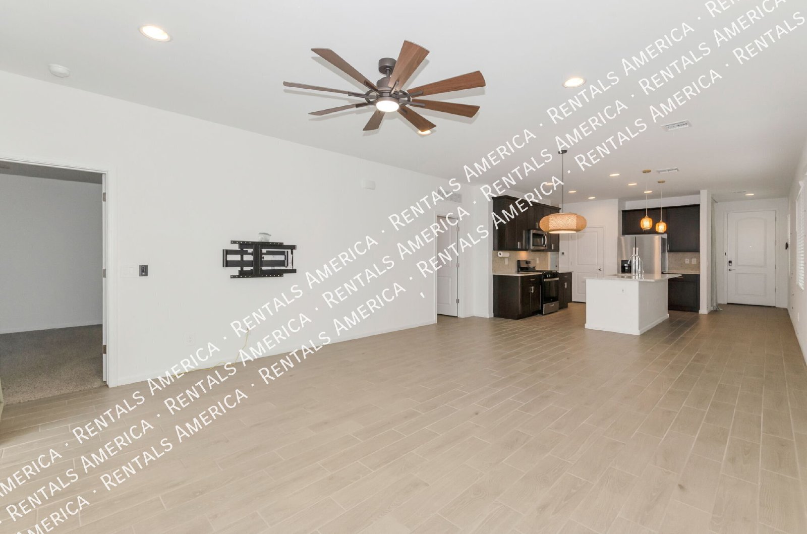 Charming 3 bedroom 2 bathroom home in Vail AZ property image