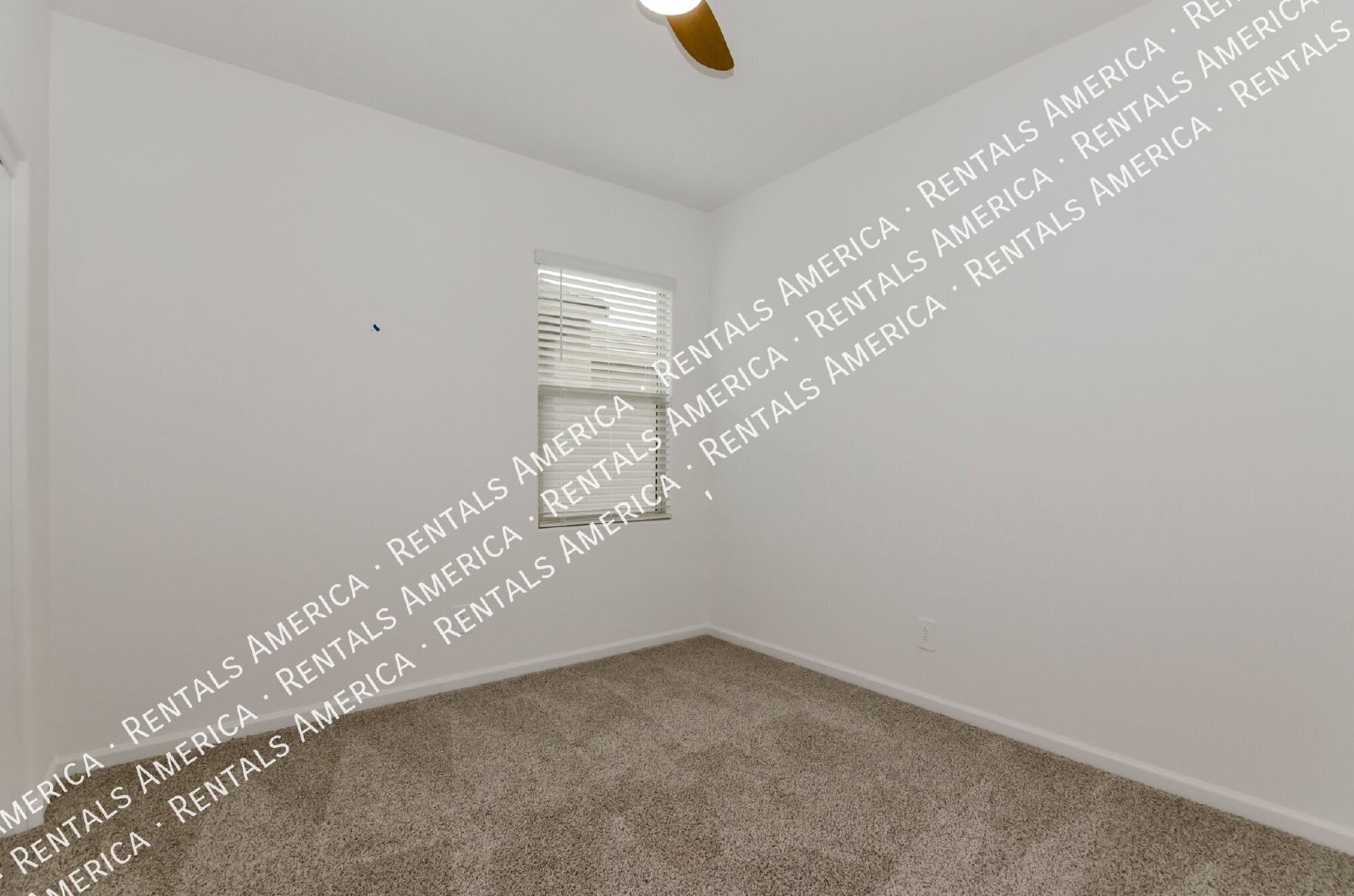 Charming 3 bedroom 2 bathroom home in Vail AZ property image