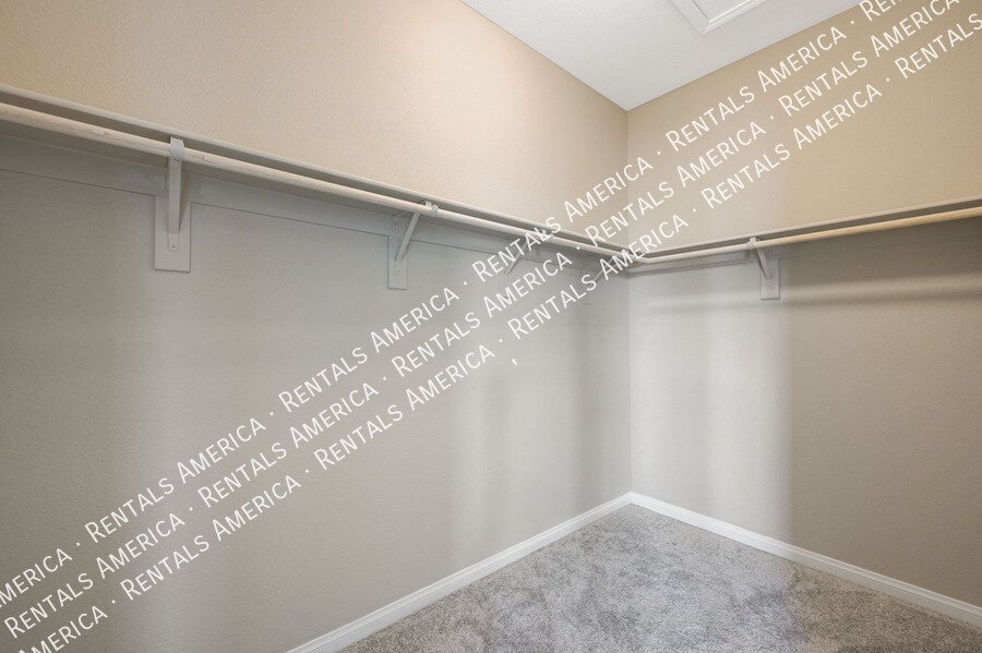 AVAILABLE NOW!! BEAUTIFUL *GATED* Designer Townhome in NLV! property image