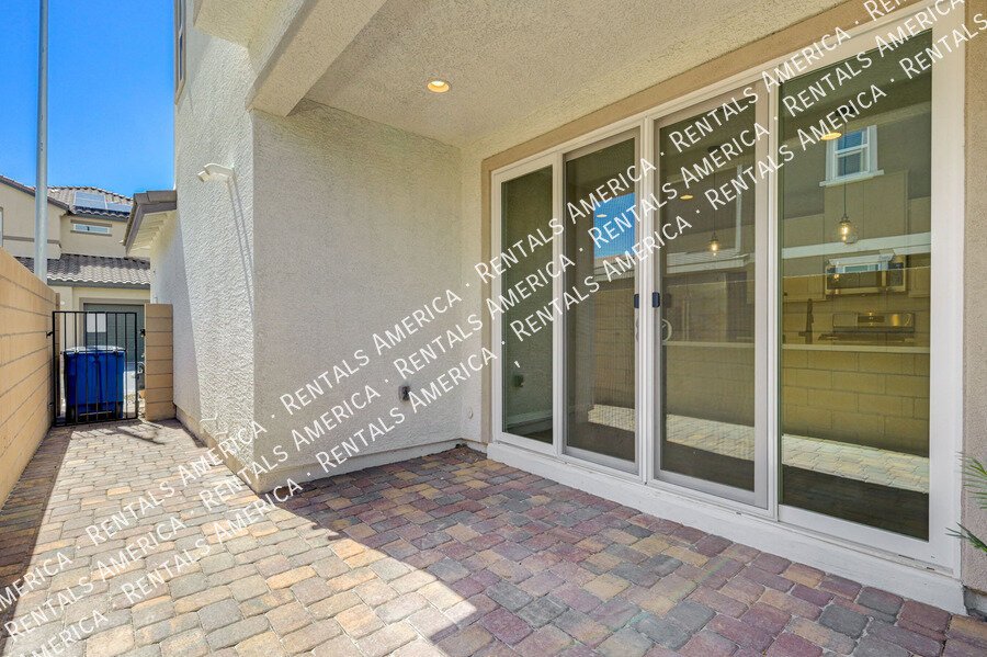AVAILABLE NOW!! BEAUTIFUL *GATED* Designer Townhome in NLV! property image