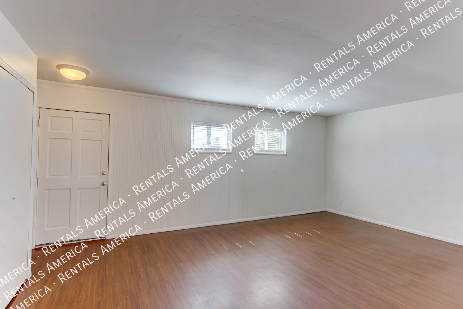 Charming 3 bedroom 2 bath Home with Modern Comforts property image