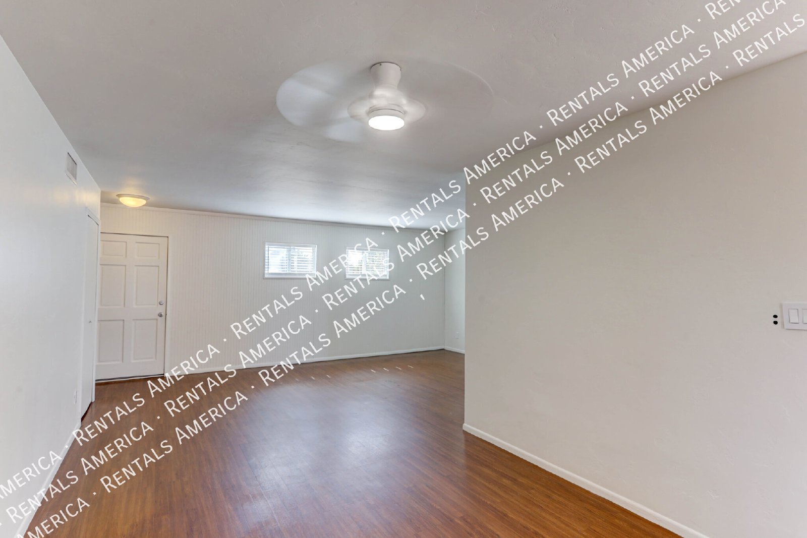 Charming 3 bedroom 2 bath Home with Modern Comforts property image