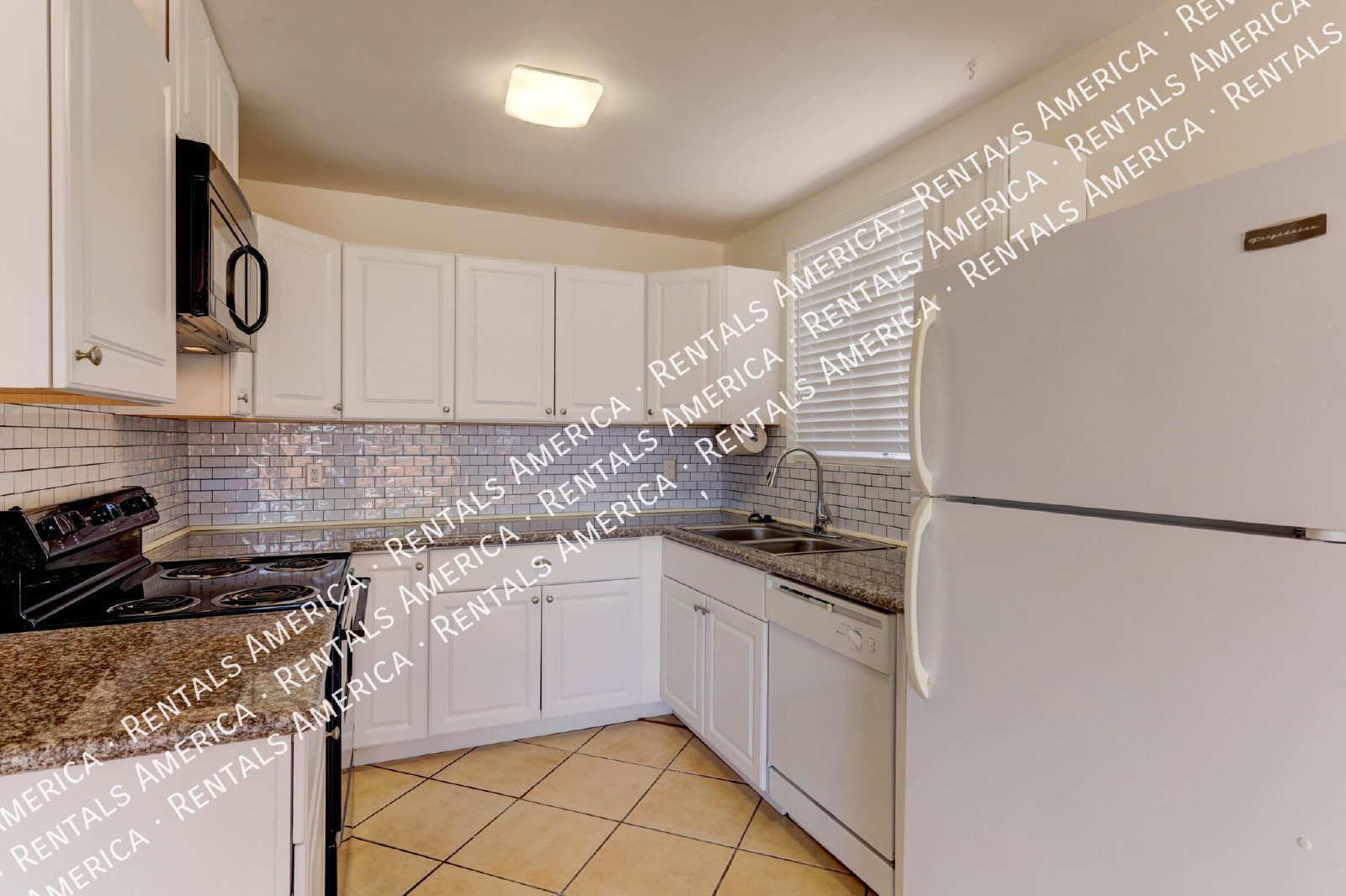 Charming 3 bedroom 2 bath Home with Modern Comforts property image