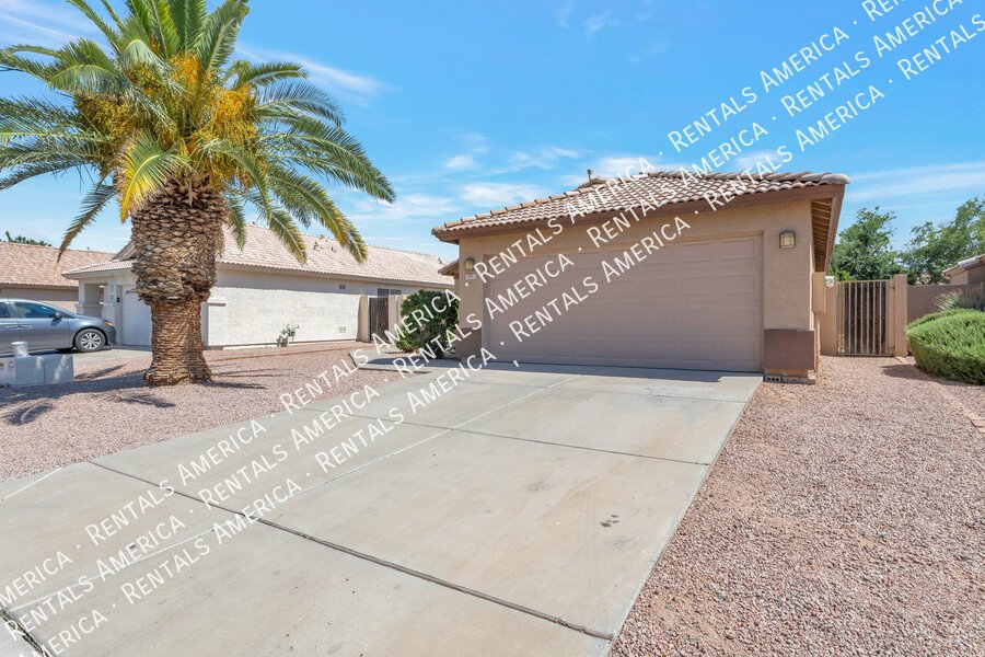 3 bedroom, 2 bath home PLUS Den in Rancho Del Verde property image