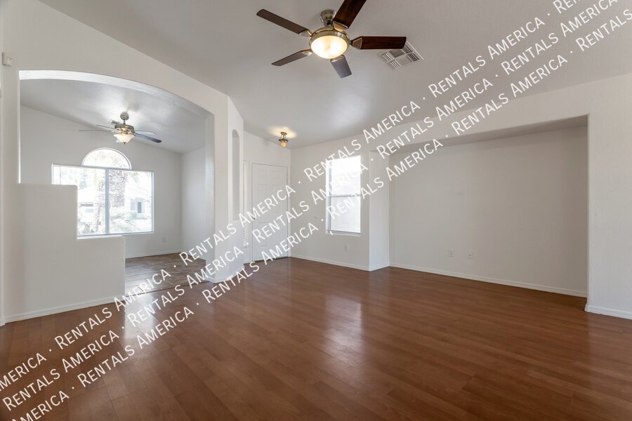 3 bedroom, 2 bath home PLUS Den in Rancho Del Verde property image