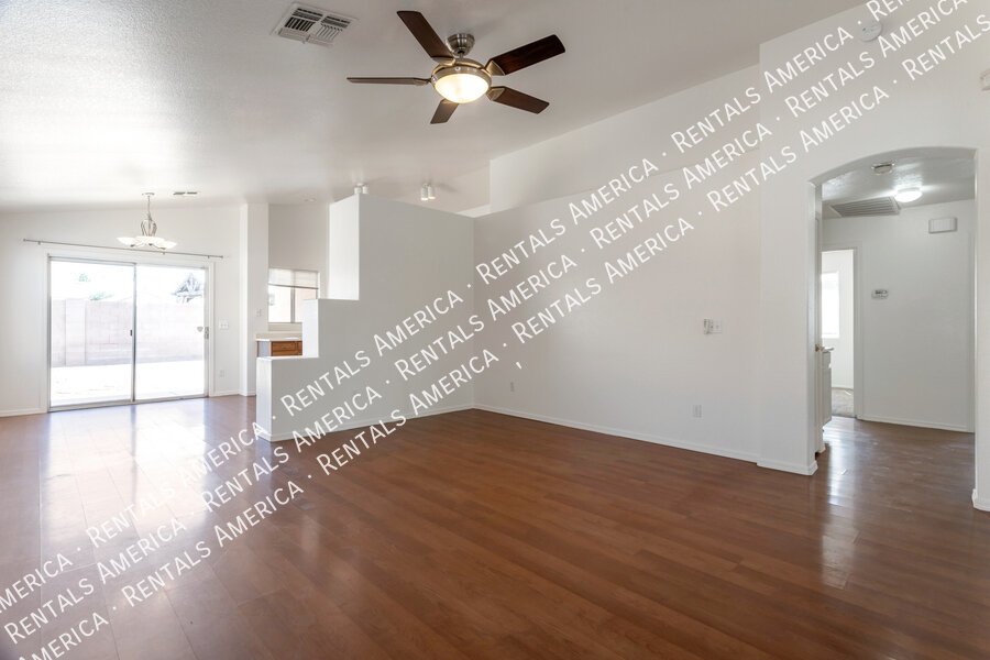 3 bedroom, 2 bath home PLUS Den in Rancho Del Verde property image