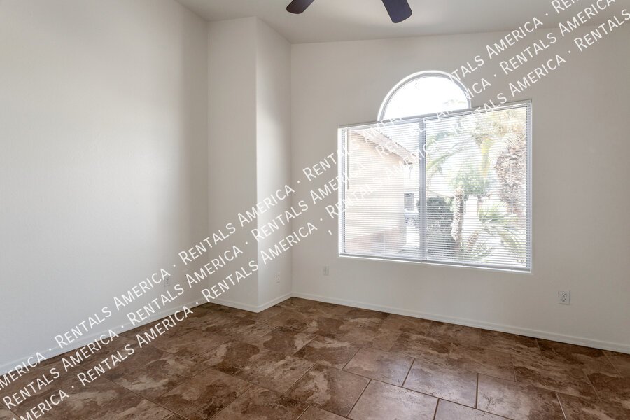 3 bedroom, 2 bath home PLUS Den in Rancho Del Verde property image