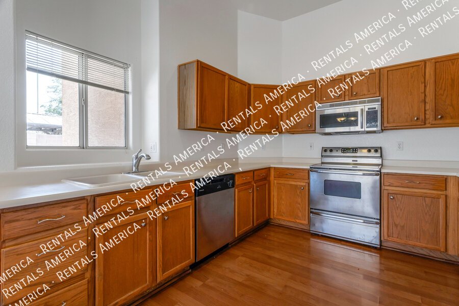 3 bedroom, 2 bath home PLUS Den in Rancho Del Verde property image