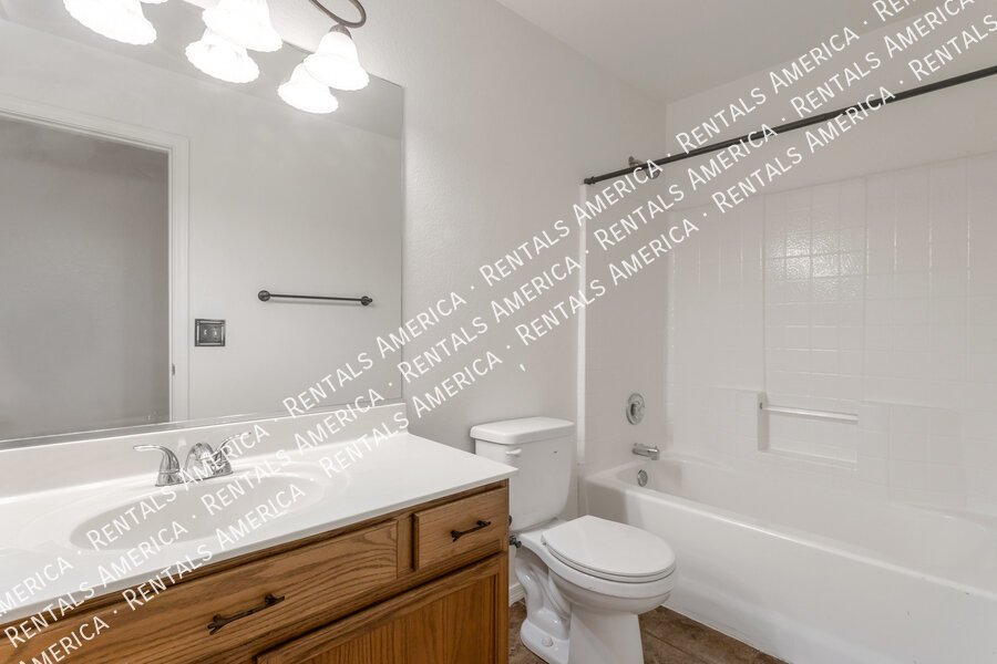 3 bedroom, 2 bath home PLUS Den in Rancho Del Verde property image