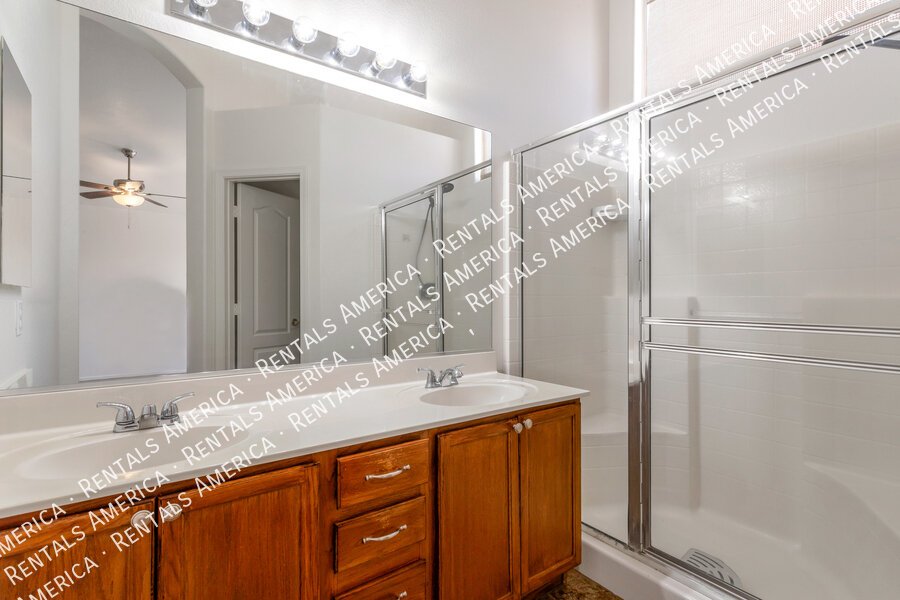 3 bedroom, 2 bath home PLUS Den in Rancho Del Verde property image