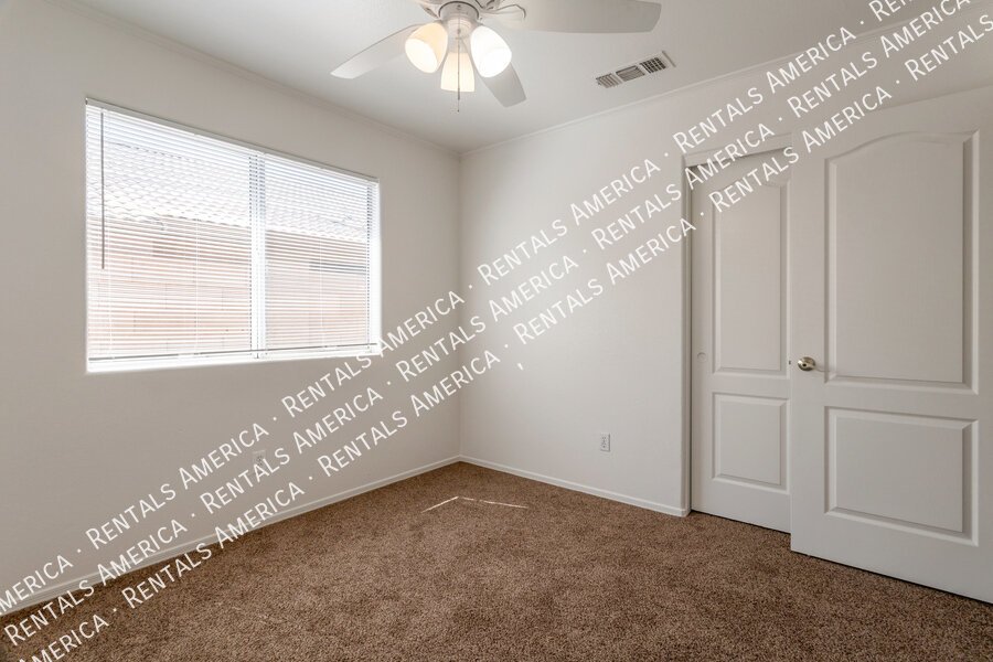3 bedroom, 2 bath home PLUS Den in Rancho Del Verde property image