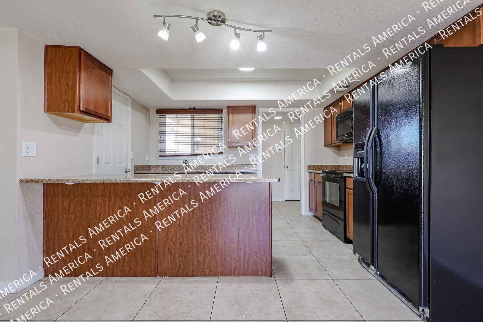 NO HOA,  4/2 bath Home in Tempe property image