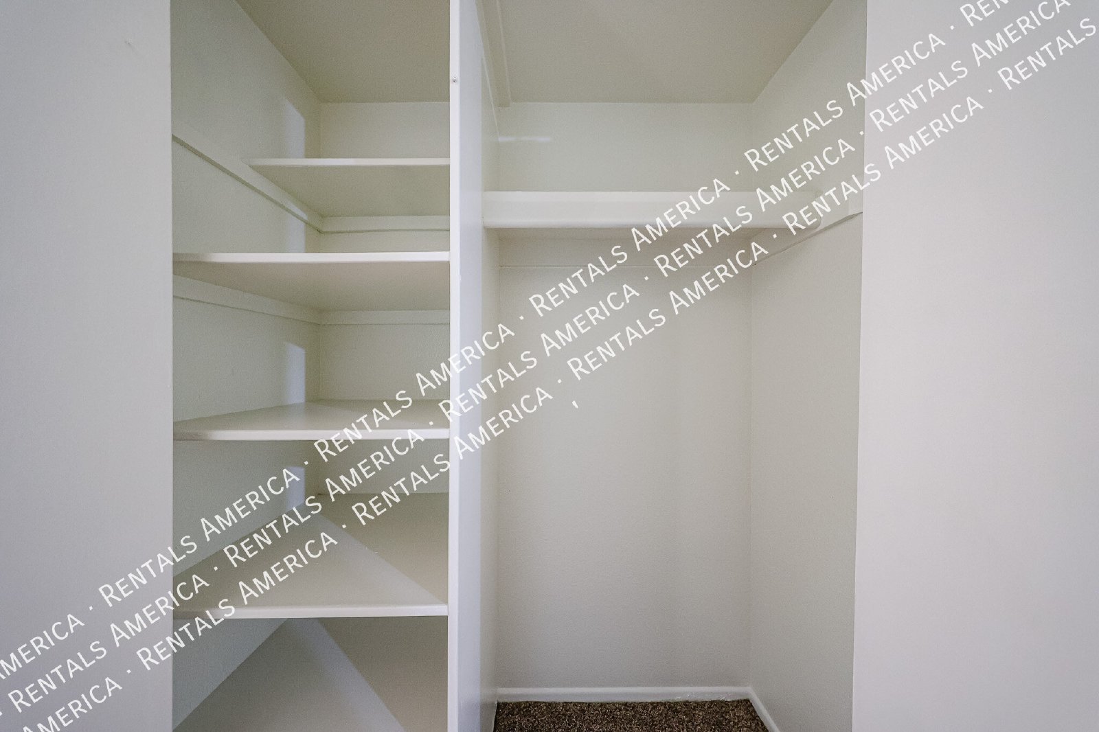 *Get 2 weeks free rent with a signed 12 month lease!* property image