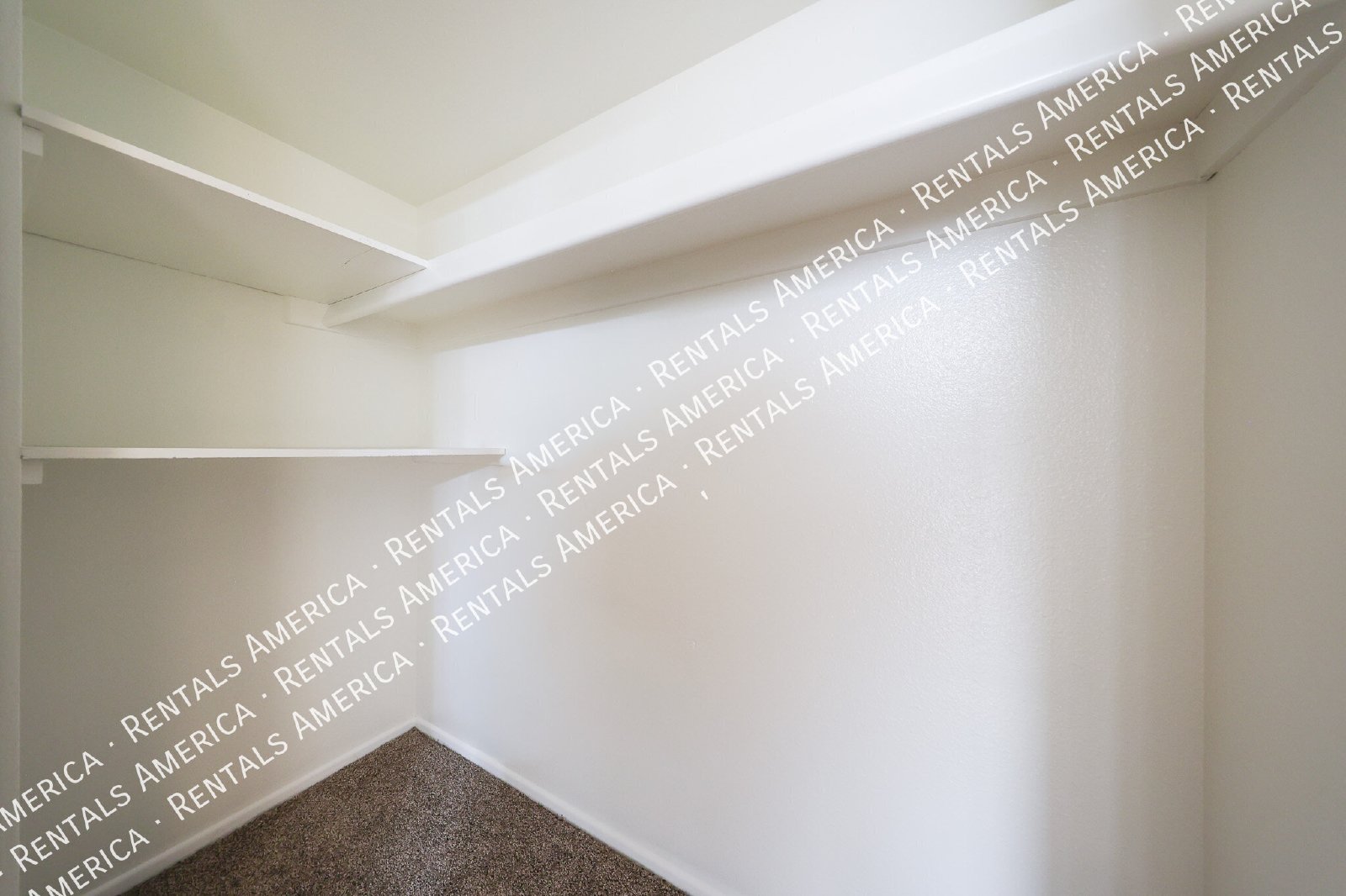 *Get 2 weeks free rent with a signed 12 month lease!* property image