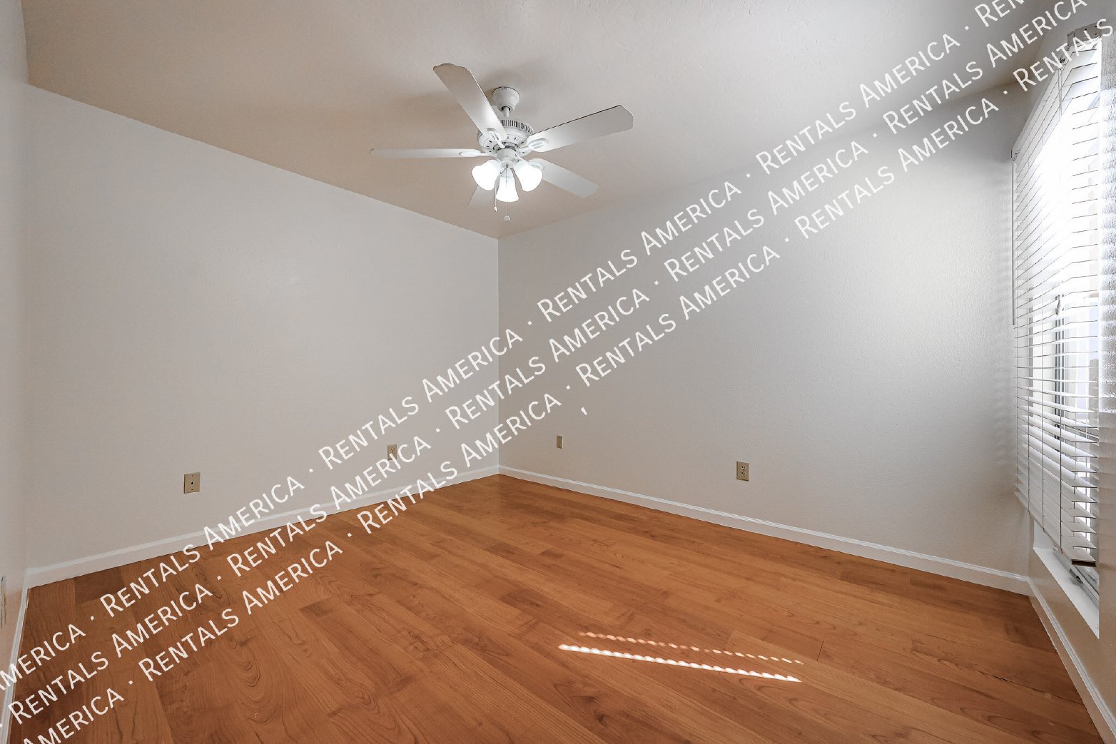 *Get 2 weeks free rent with a signed 12 month lease!* property image