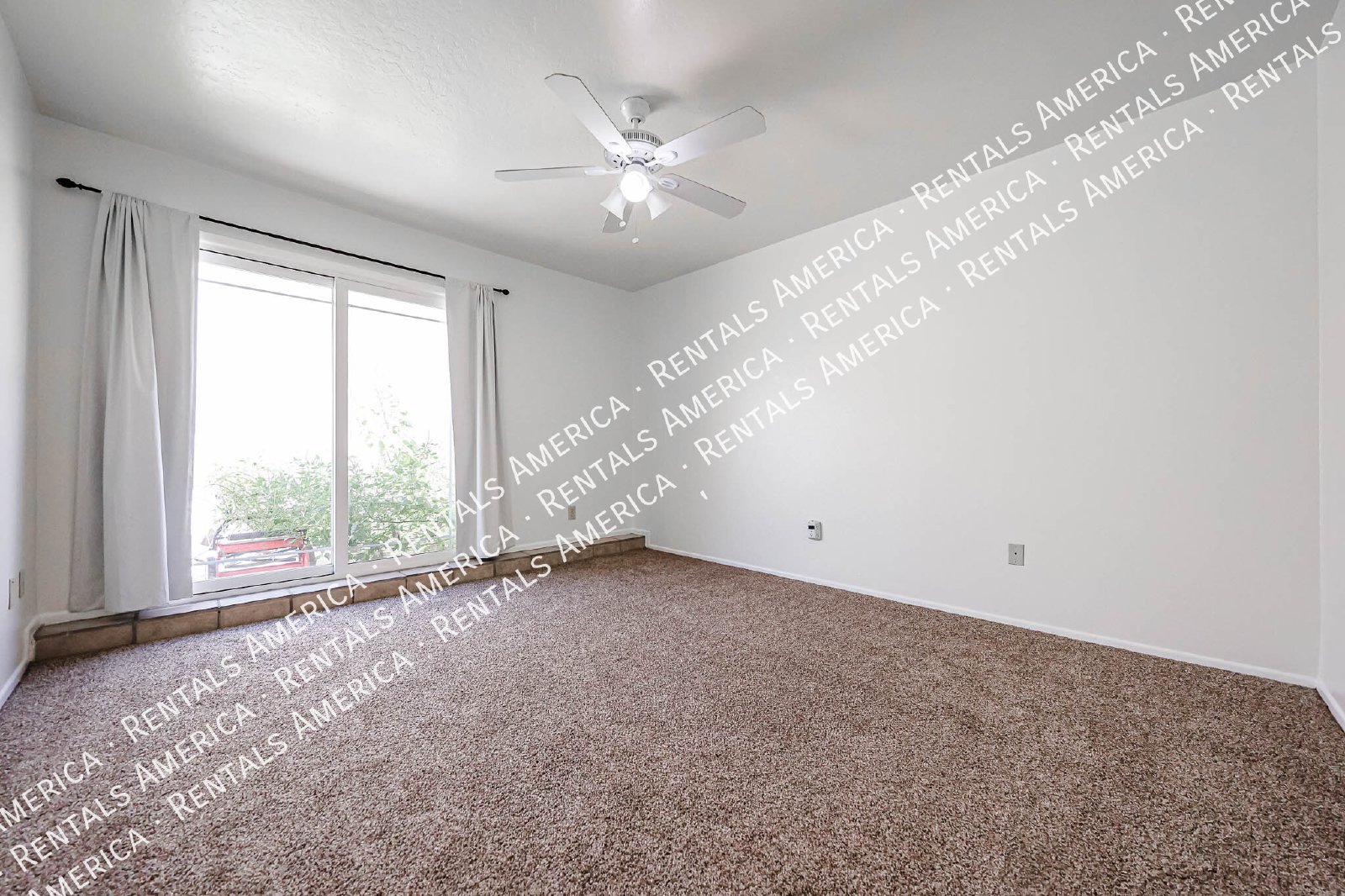 *Get 2 weeks free rent with a signed 12 month lease!* property image