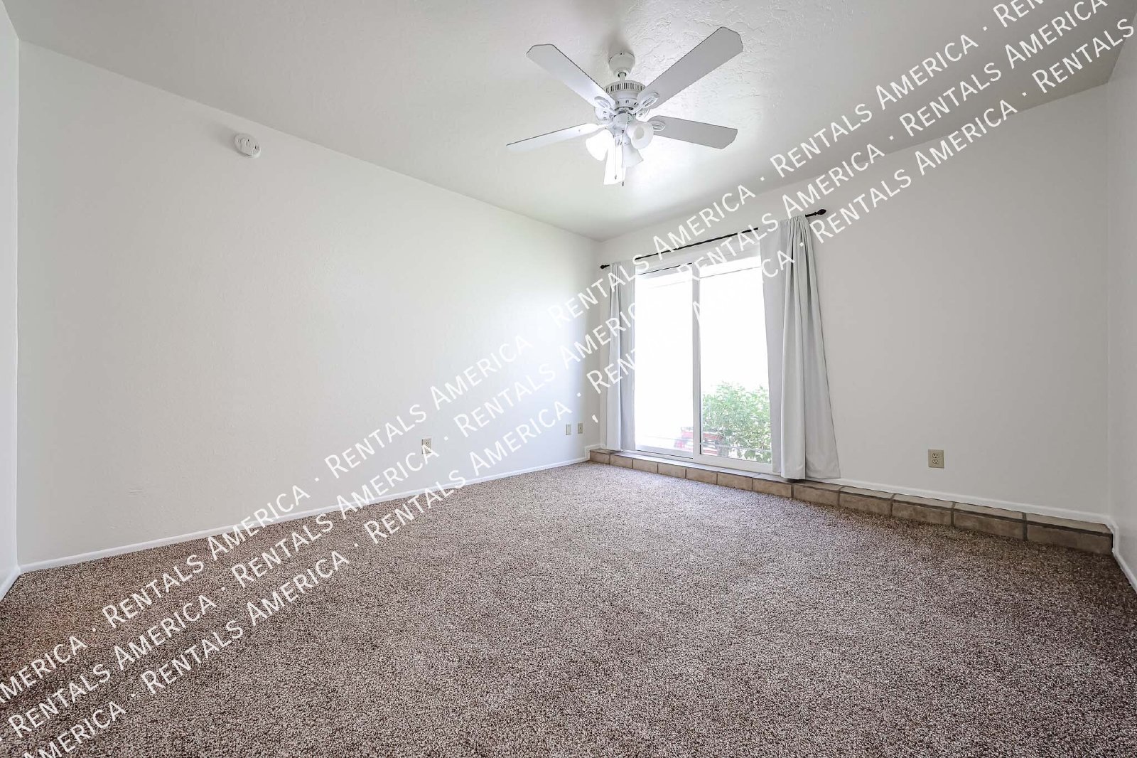 *Get 2 weeks free rent with a signed 12 month lease!* property image