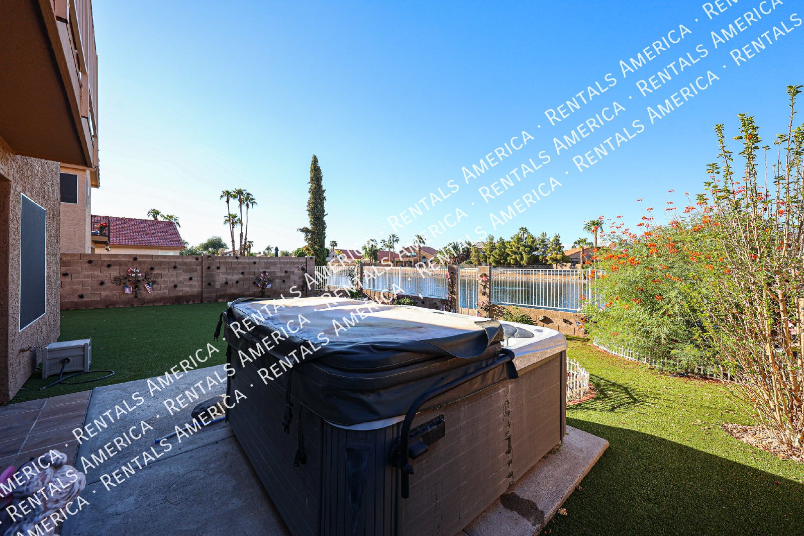 Elegant Glendale Waterfront Living property image