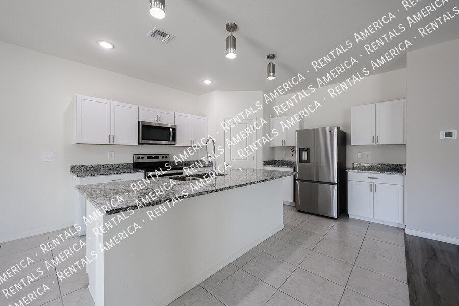$500 RENT CREDIT +$500.00 DEPOSIT DISCOUNT! property image