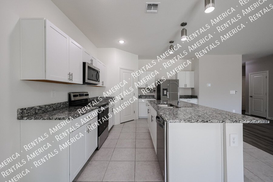$500 RENT CREDIT +$500.00 DEPOSIT DISCOUNT! property image