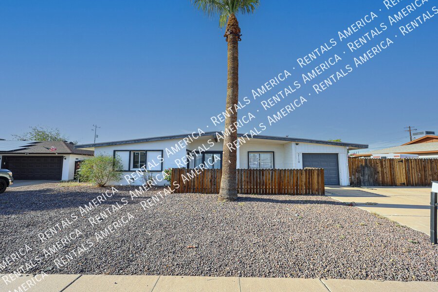 MOVE IN SPECIA! $2500 for monthly rentSOLAR, POOL, 2000 SQ Ft, SPECIAL property image