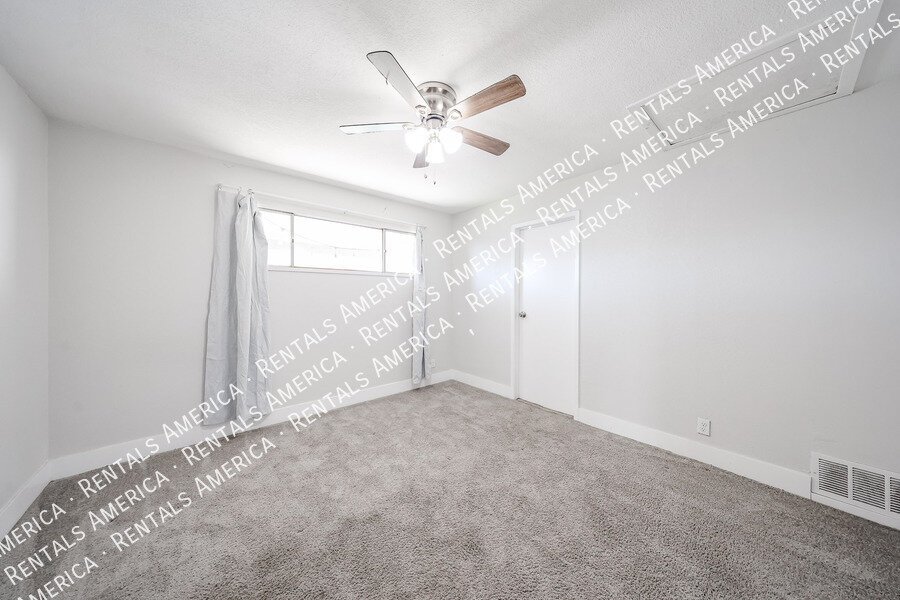 MOVE IN SPECIA! $2500 for monthly rentSOLAR, POOL, 2000 SQ Ft, SPECIAL property image