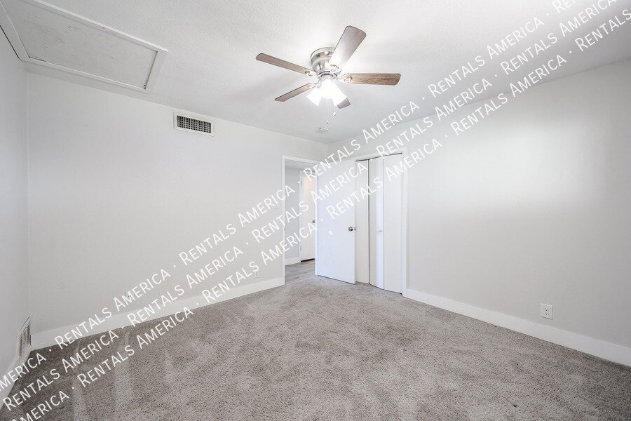 MOVE IN SPECIA! $2500 for monthly rentSOLAR, POOL, 2000 SQ Ft, SPECIAL property image