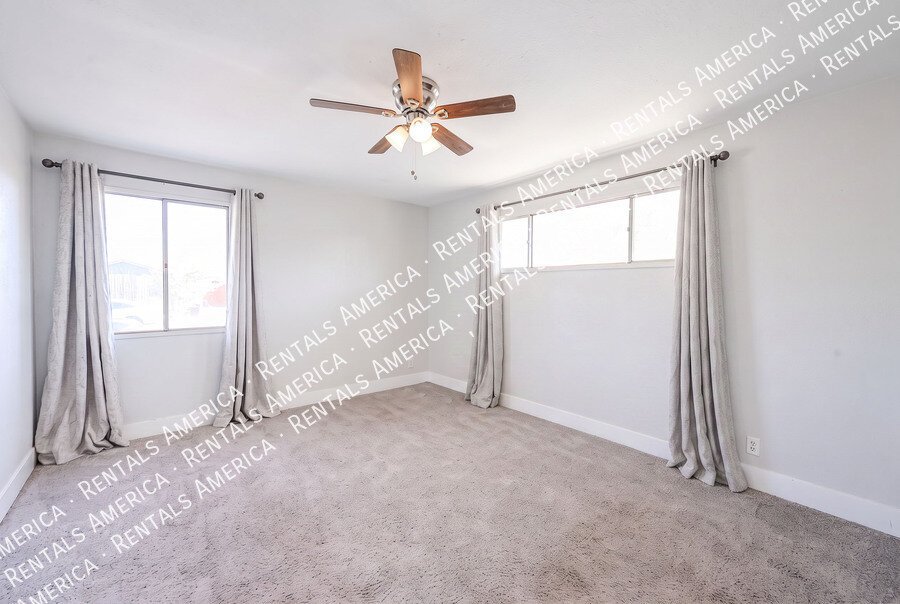 MOVE IN SPECIA! $2500 for monthly rentSOLAR, POOL, 2000 SQ Ft, SPECIAL property image