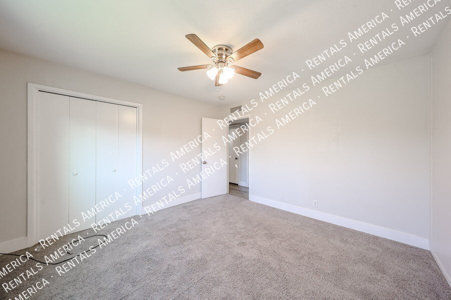 MOVE IN SPECIA! $2500 for monthly rentSOLAR, POOL, 2000 SQ Ft, SPECIAL property image
