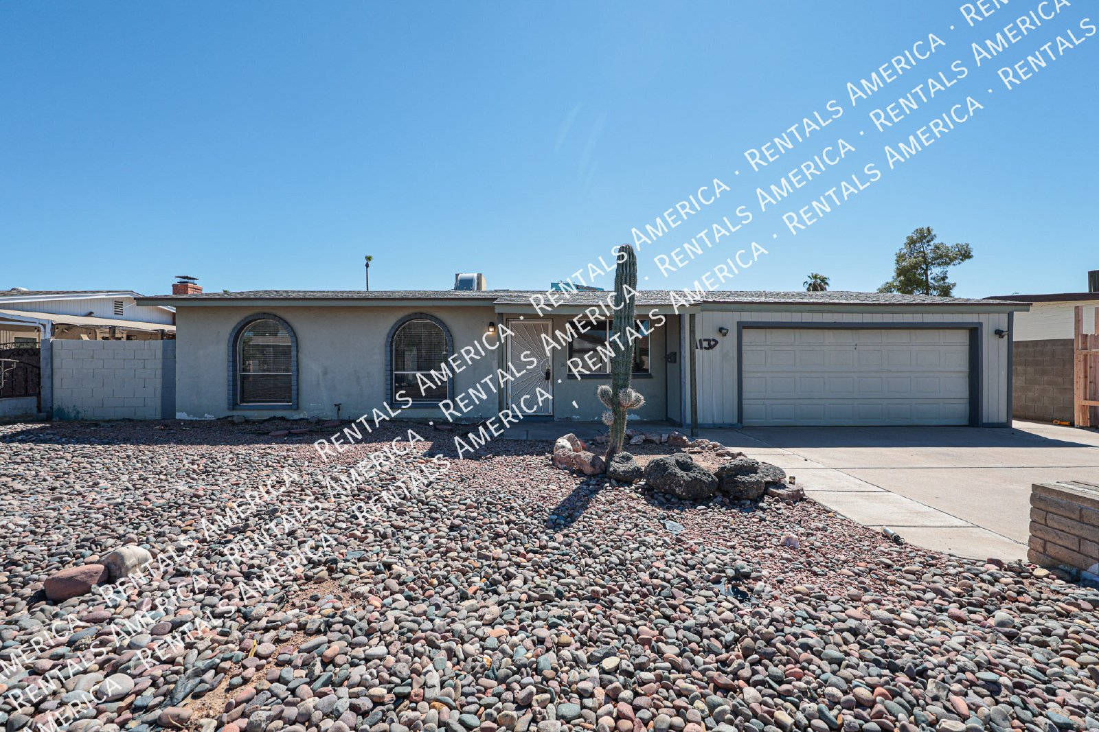 No HOA  Diving Pool  Mesa Home- 3 bedrooms 2 bath property image