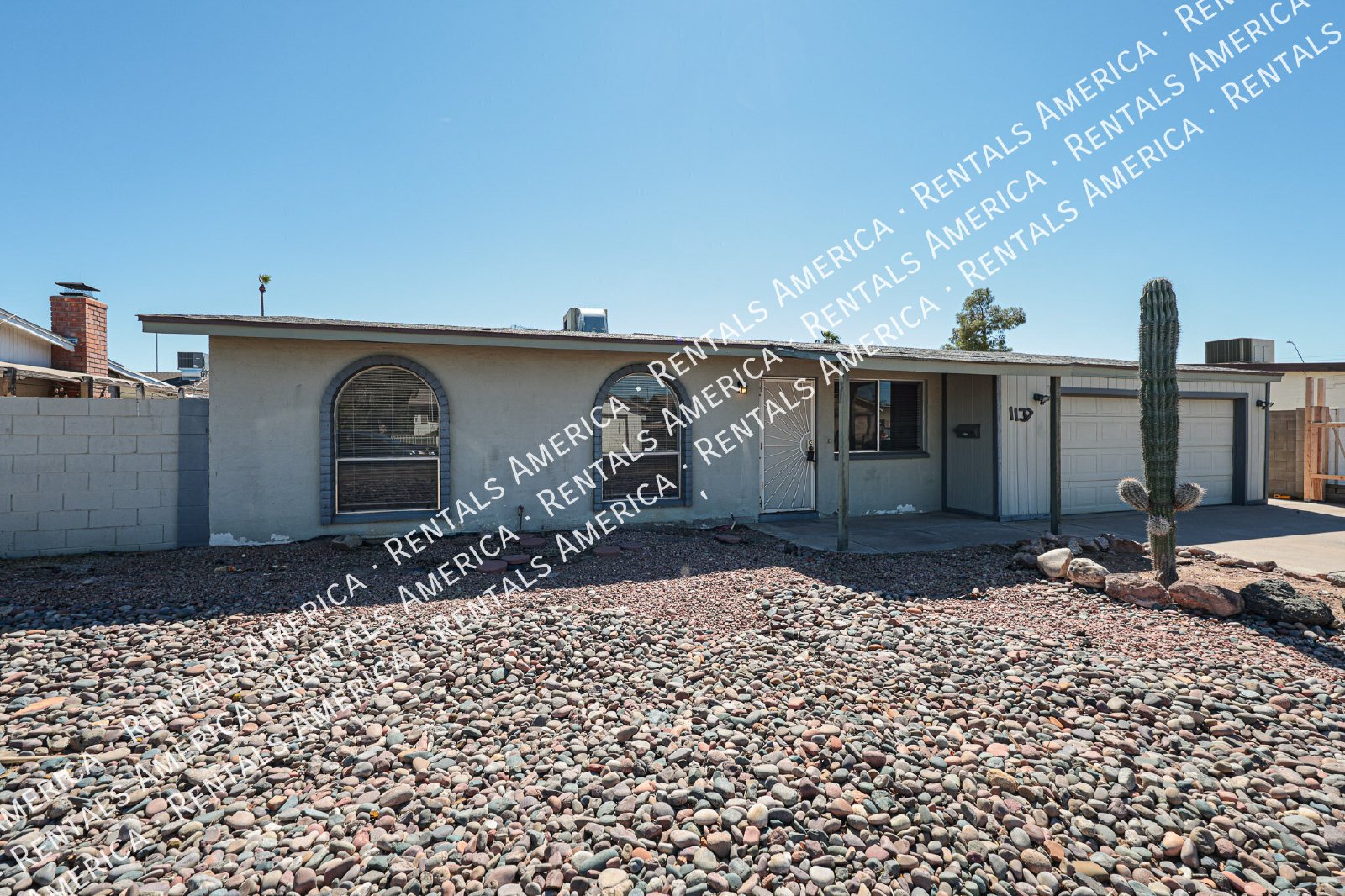 No HOA  Diving Pool  Mesa Home- 3 bedrooms 2 bath property image