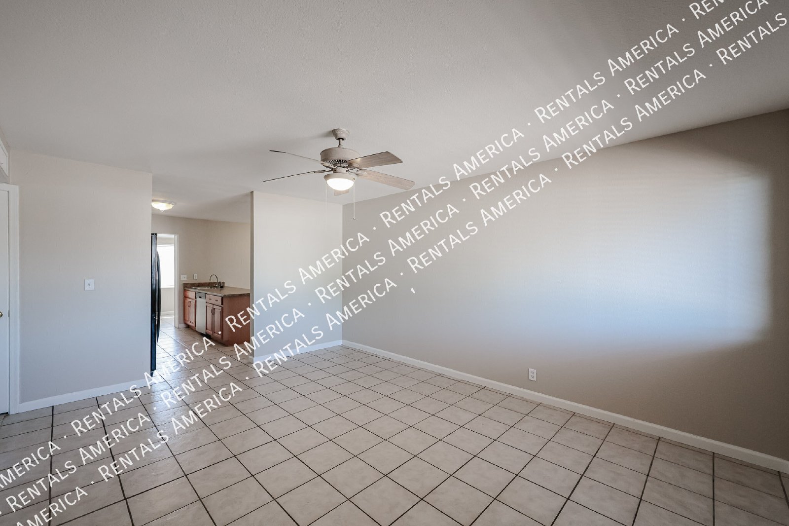 No HOA  Diving Pool  Mesa Home- 3 bedrooms 2 bath property image