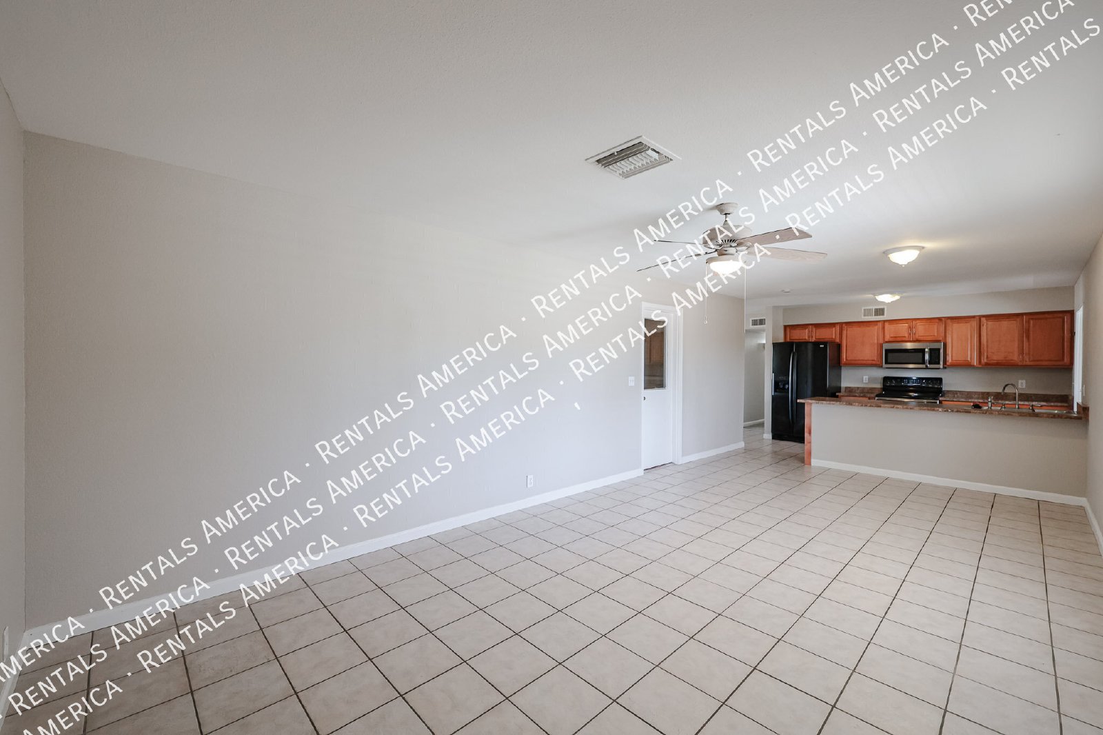 No HOA  Diving Pool  Mesa Home- 3 bedrooms 2 bath property image