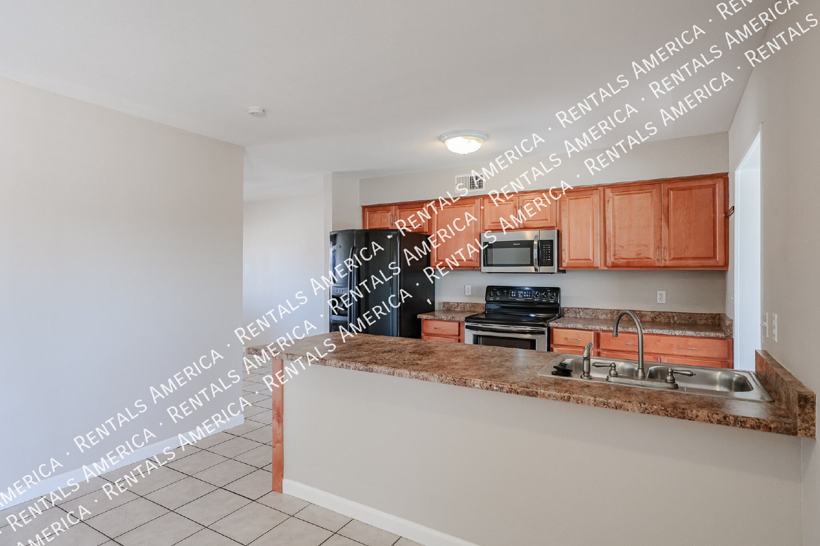 No HOA  Diving Pool  Mesa Home- 3 bedrooms 2 bath property image